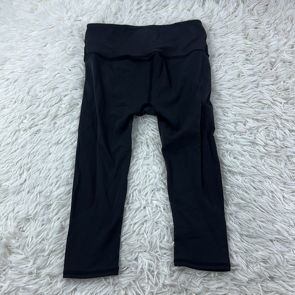 Lululemon Reveal Crop (15") Black - Picture 3 of 4